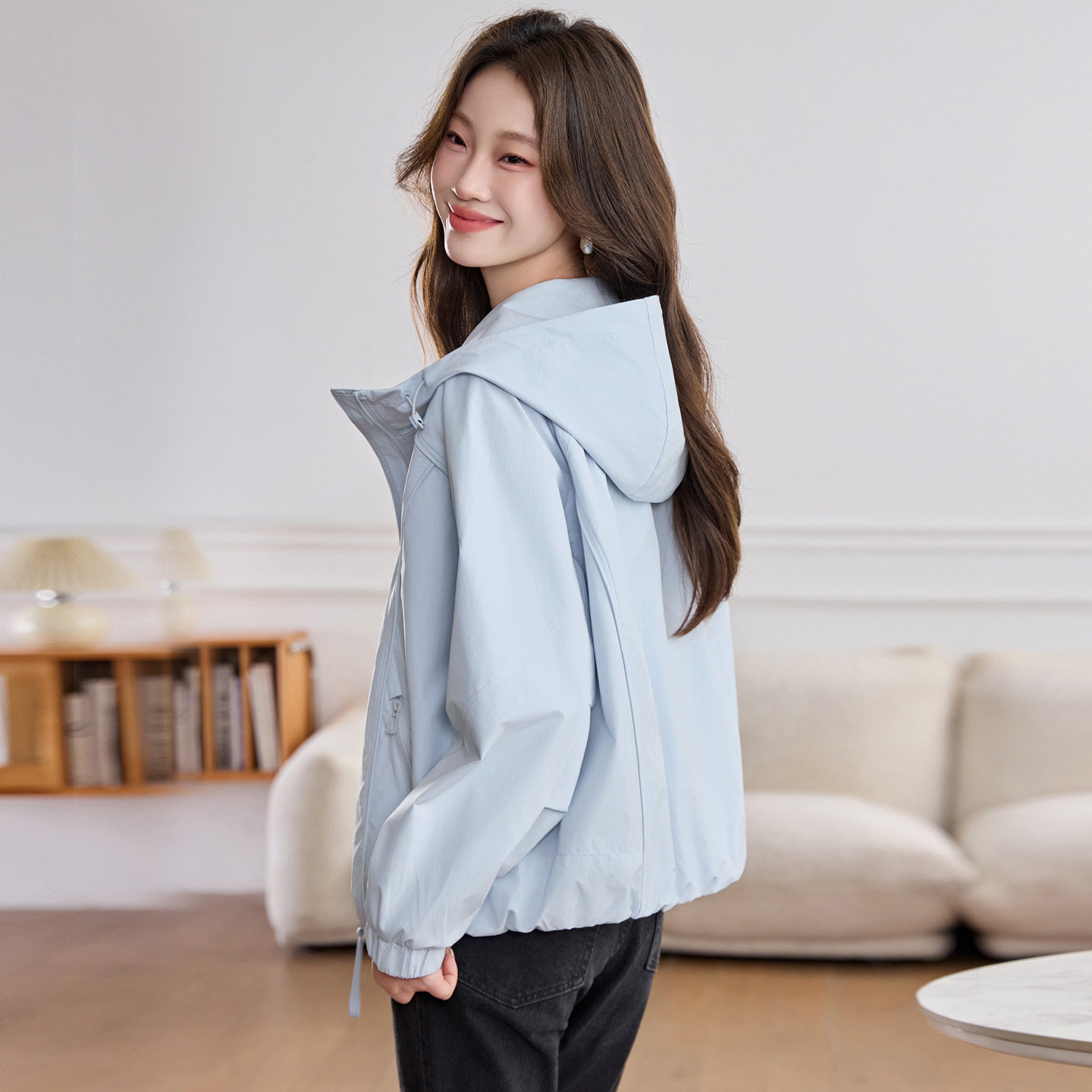 今年流行欧货工装短外套女2026春新款宽松棒球服小个子连帽风衣女