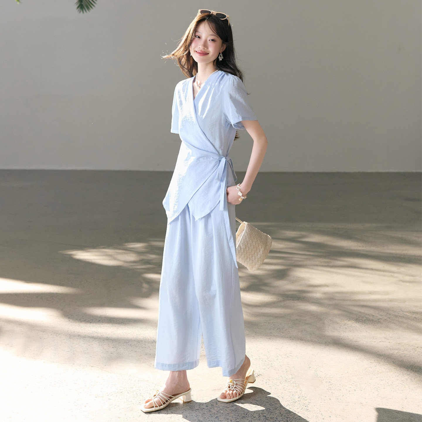 通勤气质巨好看套装女2026夏季新款时尚收腰短袖衬衫裤腿裤两件套