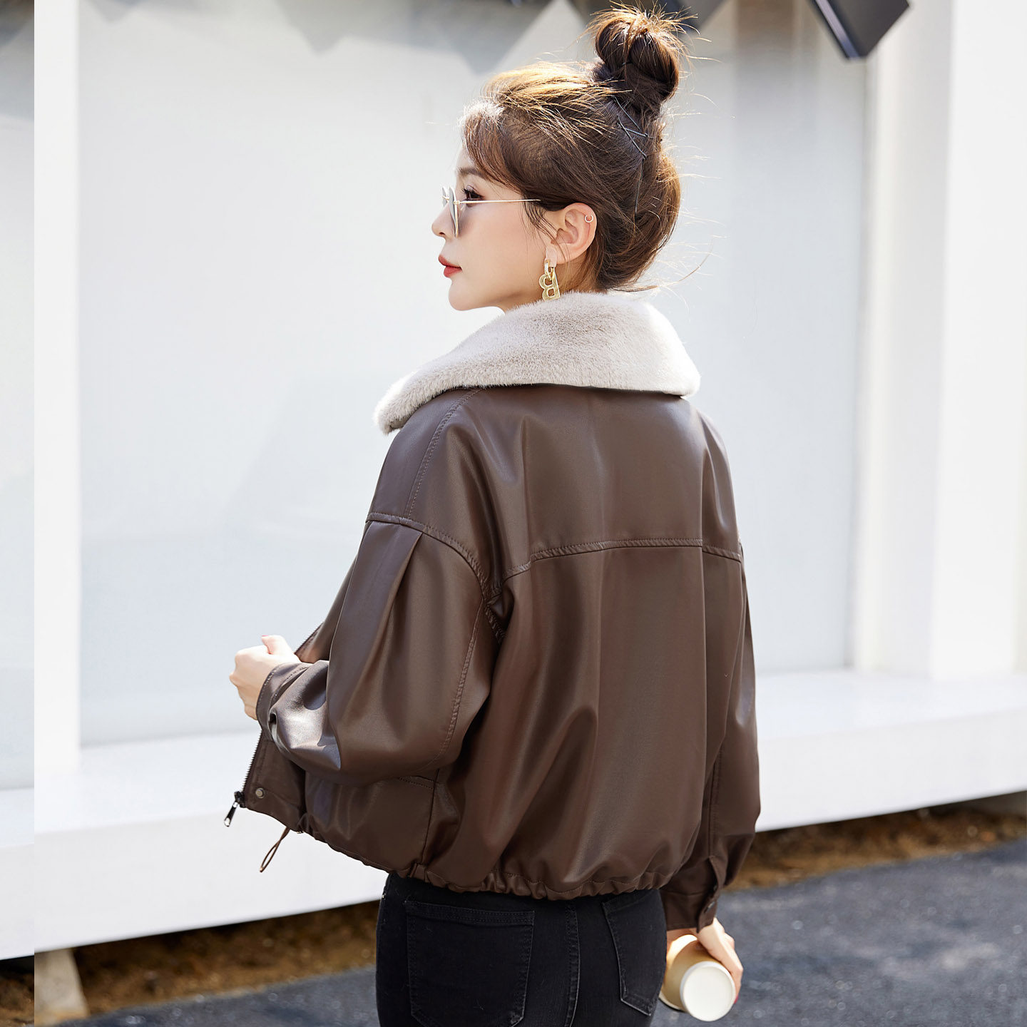 宽松休闲PU皮棉服连帽外套