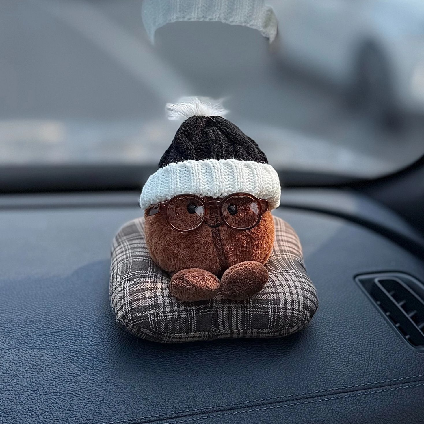 过冬躺平咖啡豆造型车载玩偶汽车内装饰品摆件中控台副驾驶可爱,汽车用品/电子/清洗/改装,摆件,淘宝优惠券,粉丝福利购,淘宝优惠卷