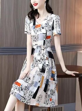 夏季新款仿冰丝年轻妈妈洋气收腰显瘦印花短袖连衣裙女