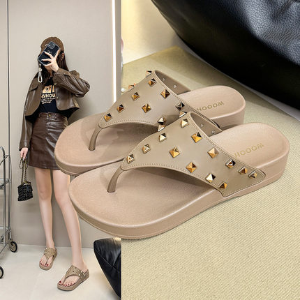 时尚厚底防滑一字拖海边沙滩凉拖鞋女士外穿果冻沙滩百搭夏天铆钉