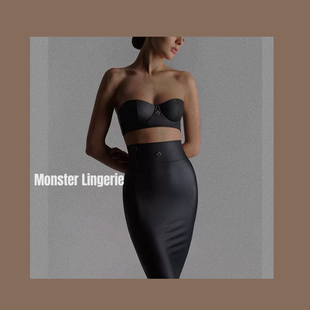 Maison Close 黑色哑光皮革拉链包臀半身裙 文胸套装