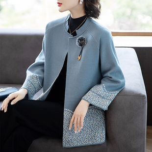 上衣老年40岁女秋冬季 洋气中年妈妈休闲大衣外套秋装 时尚 长袖 新款