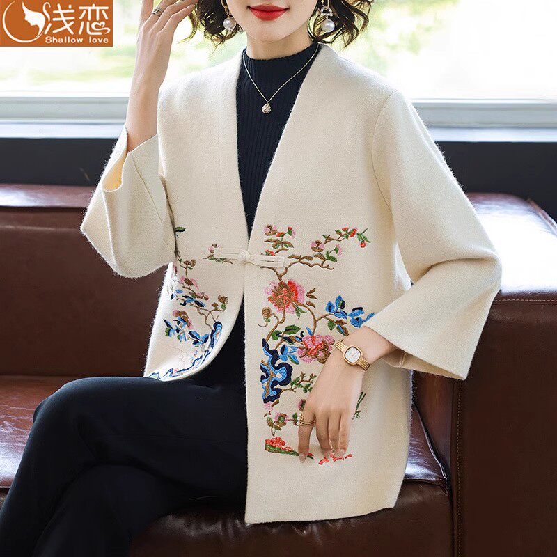 妈妈2025新款针织上衣中年女装春秋装开衫中老年洋气高贵大码外套