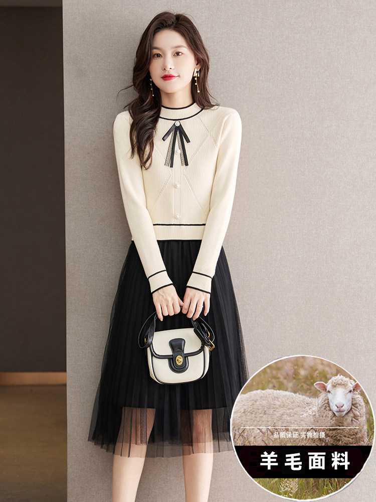 高端秋季连衣裙新款2023年假两件拼接网纱裙气质中长款羊毛针织裙
