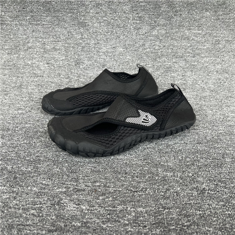 排水孔游泳外贸软底防滑速干凉鞋