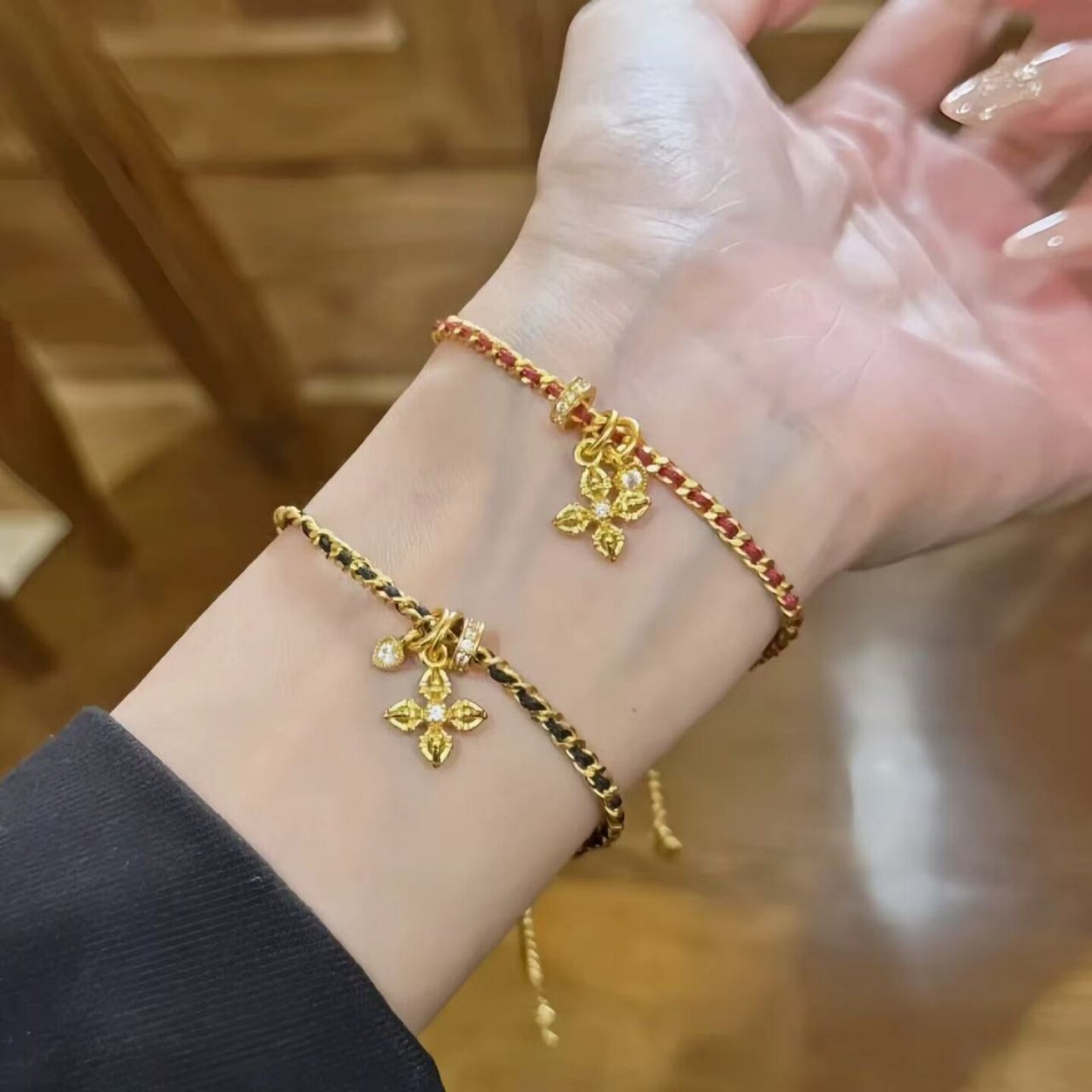 金店同款沙金女高级感手饰黄金色时尚女士手作金刚杵红绳手链饰品