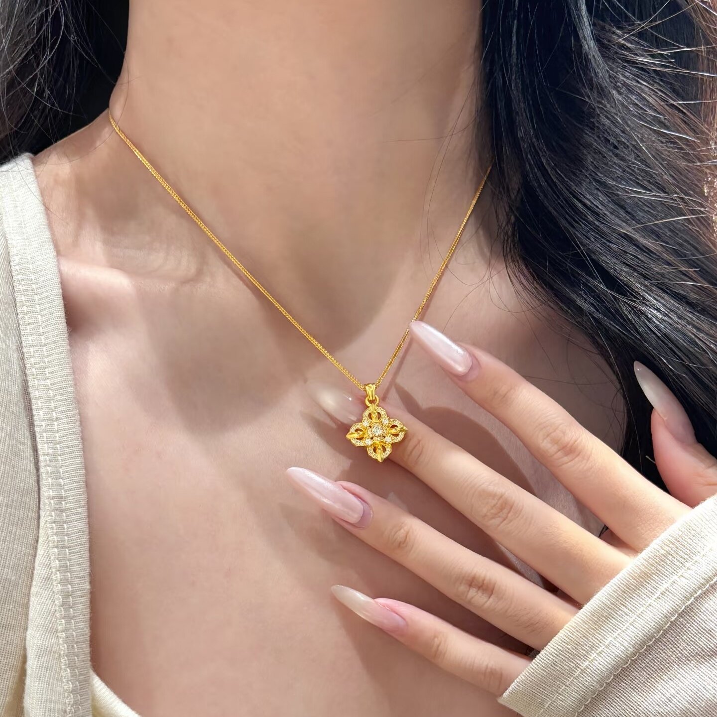 黄金色项链古法项链毛衣链轻奢锁骨链项链简约沙金十字金刚杵吊坠