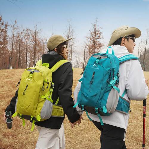 夏双肩包女旅游轻便登山包大容量30L旅行包户外运动徒步爬山背包