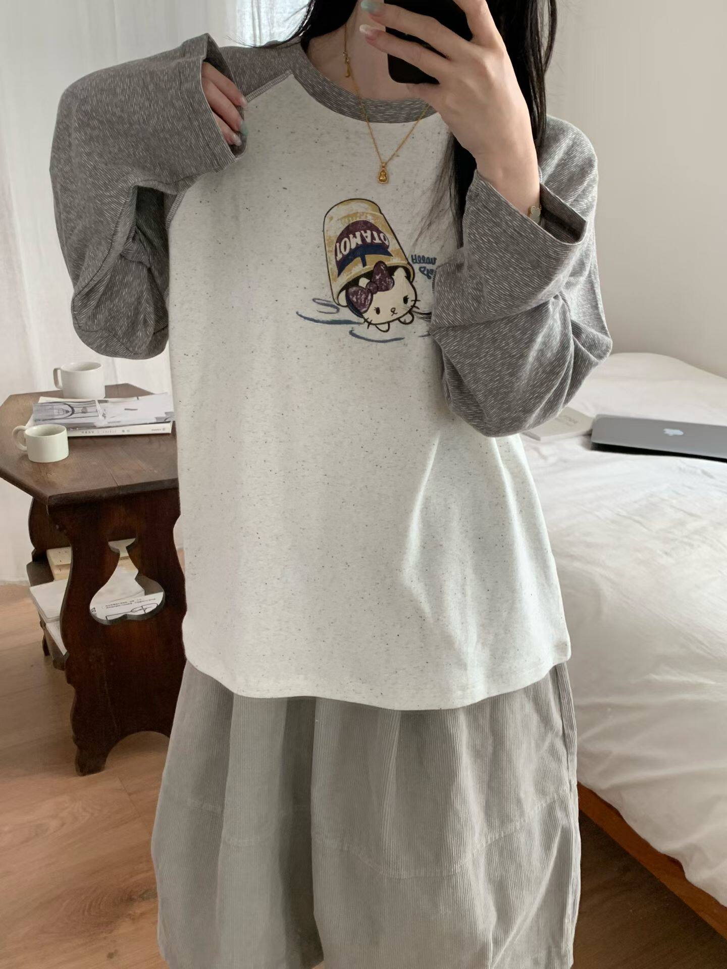 韩版简约卡通印花长袖T恤女2026秋季新款宽松显瘦插肩袖打底上衣