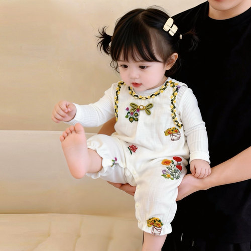 女宝春秋国风刺绣背带裤