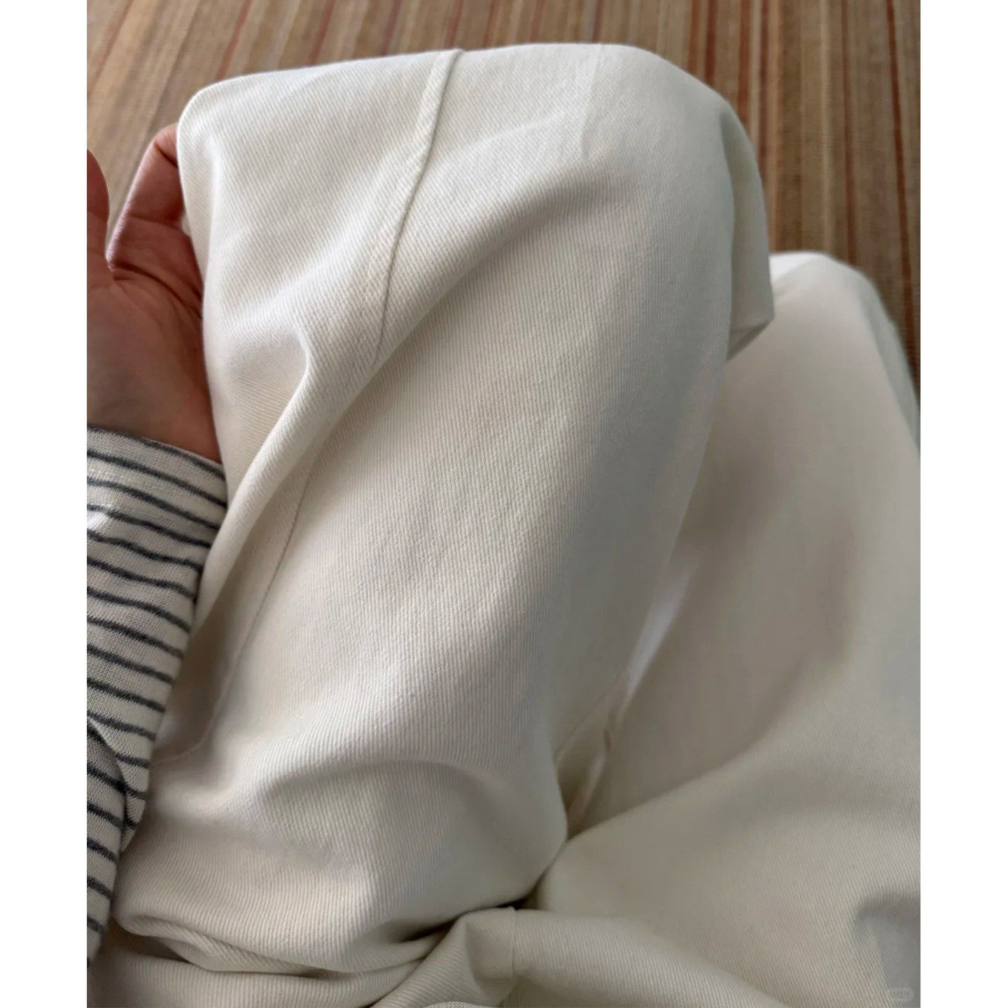 窄版弯刀裤女2026新款加绒米白色牛仔裤大码胖mm巨显瘦阔腿工装裤