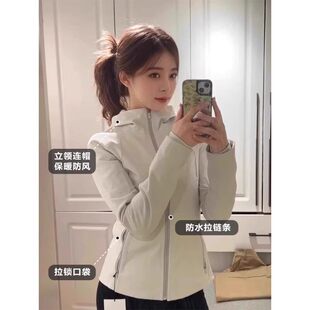 修身软壳冲锋衣女款2026新款三合一收腰外套早春春装女装运动套装