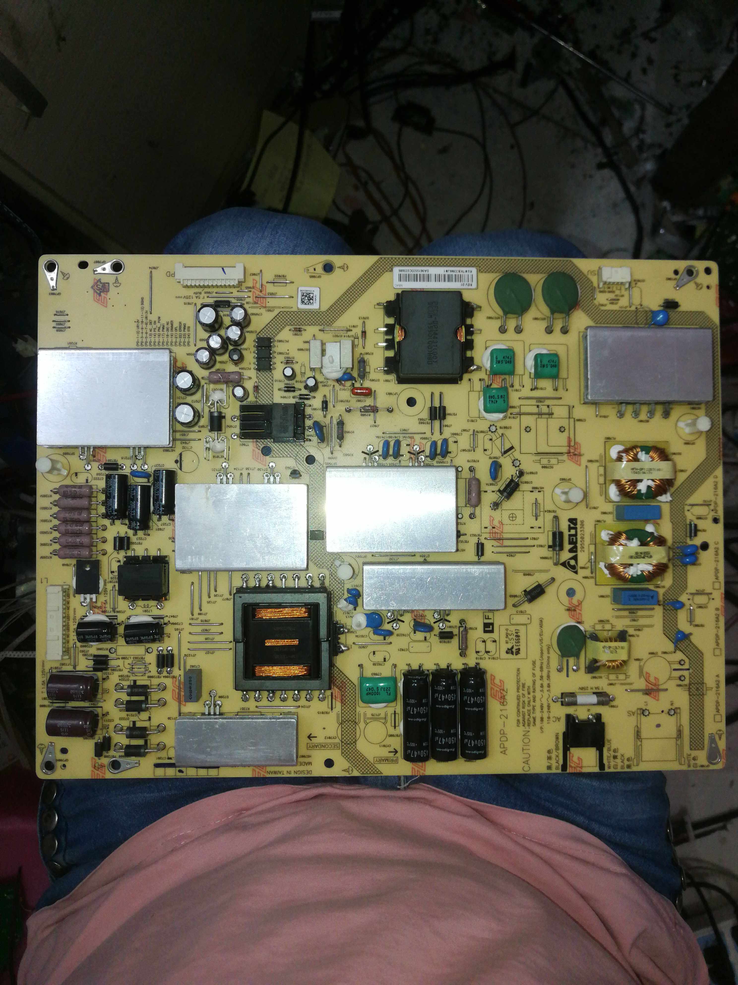 夏普LCD-60UF30A电源板APDP-216A2 D RUNTKB339WJN1 维修