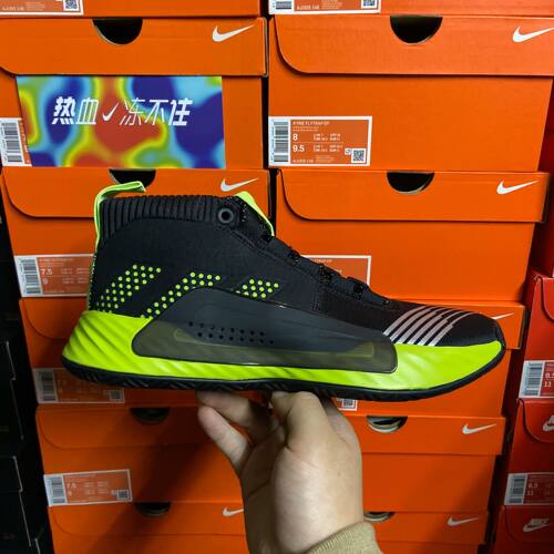 利拉德Adidas篮球鞋缓震耐磨