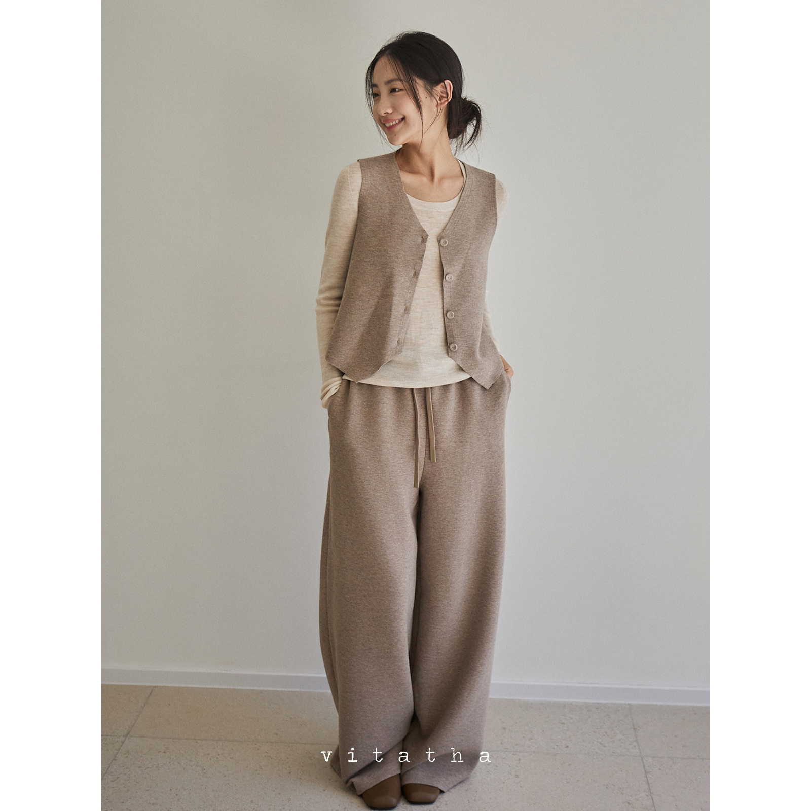 Vitatha番塔塔 云翎 呼吸感空气层休闲通勤马甲抽绳松紧长裤套装