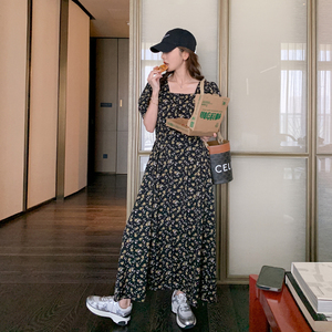 黑色碎花连衣裙女2026新款夏季高级感气质收腰显瘦雪纺裙茶歇裙子