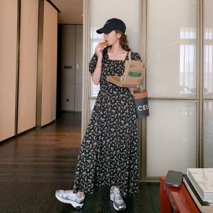 黑色碎花连衣裙女2026新款夏季高级感气质收腰显瘦雪纺裙茶歇裙子