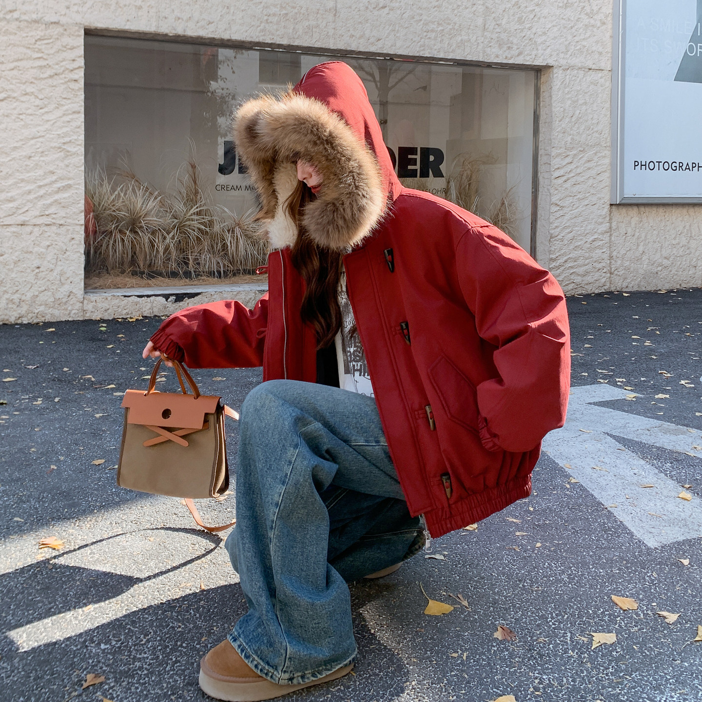 巨好看的红色派克羽绒服女短款2025新款冬季连帽工装外套女小个子