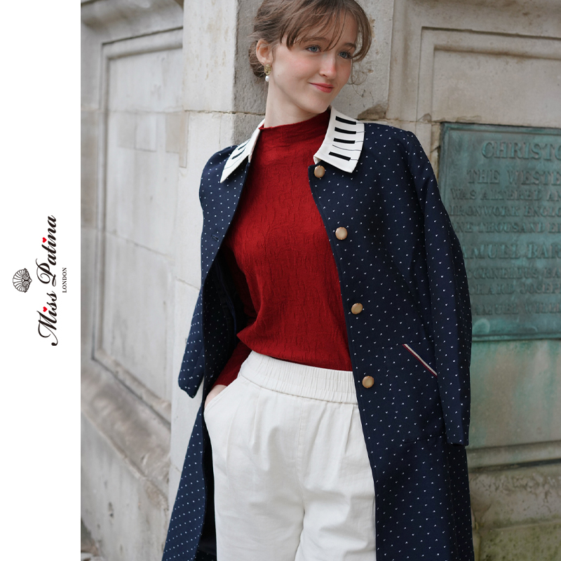 刺绣钢琴领小音符修身大衣风衣