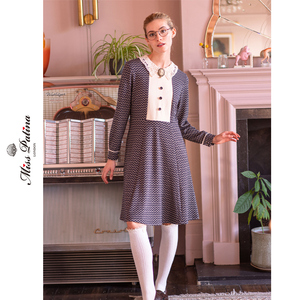 MP英伦复古原创 亚瑟怀旧波普线条撞色拼接蕾丝领连衣裙优雅学院