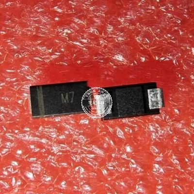 1N4007   IN4007 丝印 M7     长5mm 宽2.6MM   SMA 新的