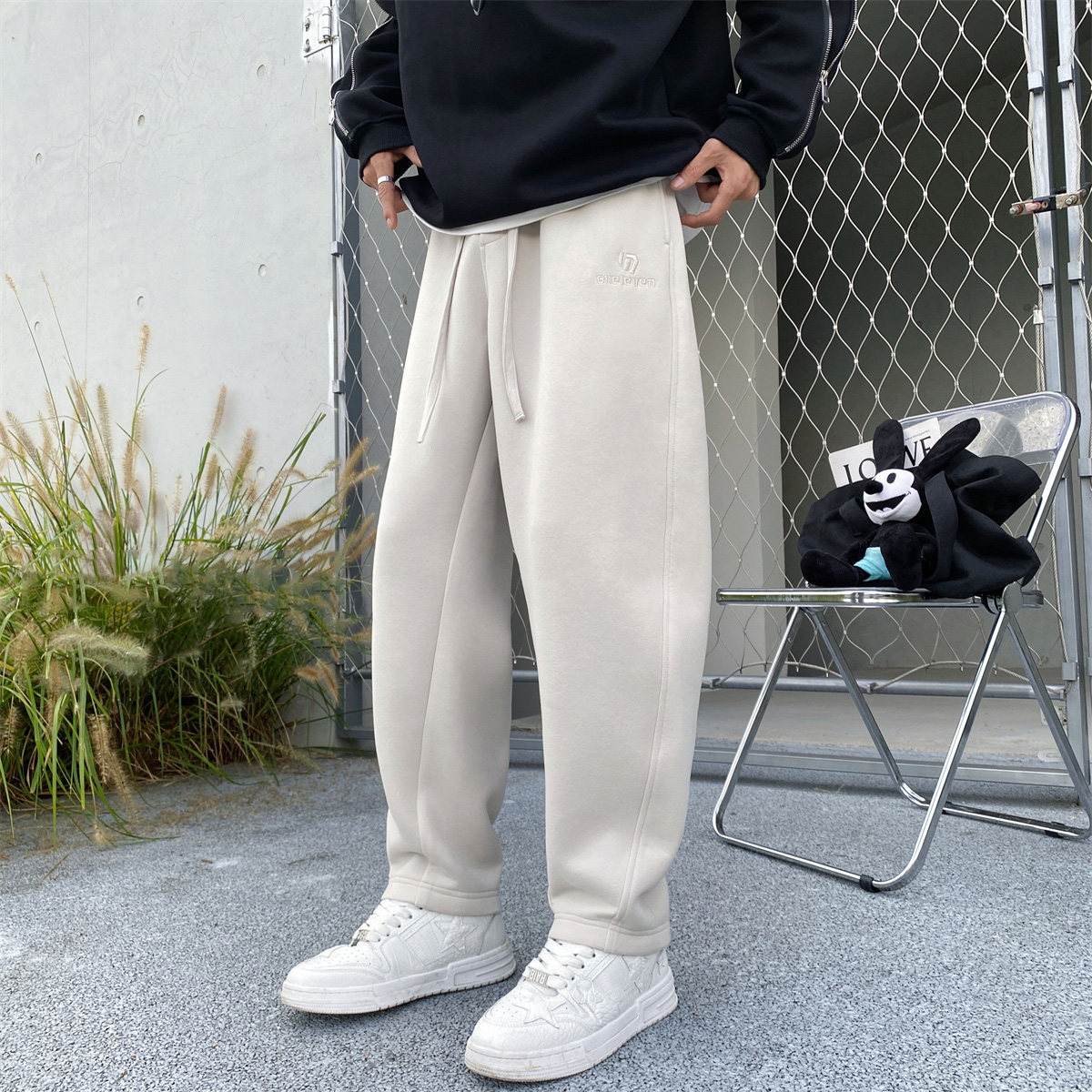 潮牌字母刺绣加绒加厚卫裤男生阔腿裁剪香蕉裤保暖直筒运动休闲裤,男装,卫裤,淘宝优惠券,粉丝福利购,淘宝优惠卷