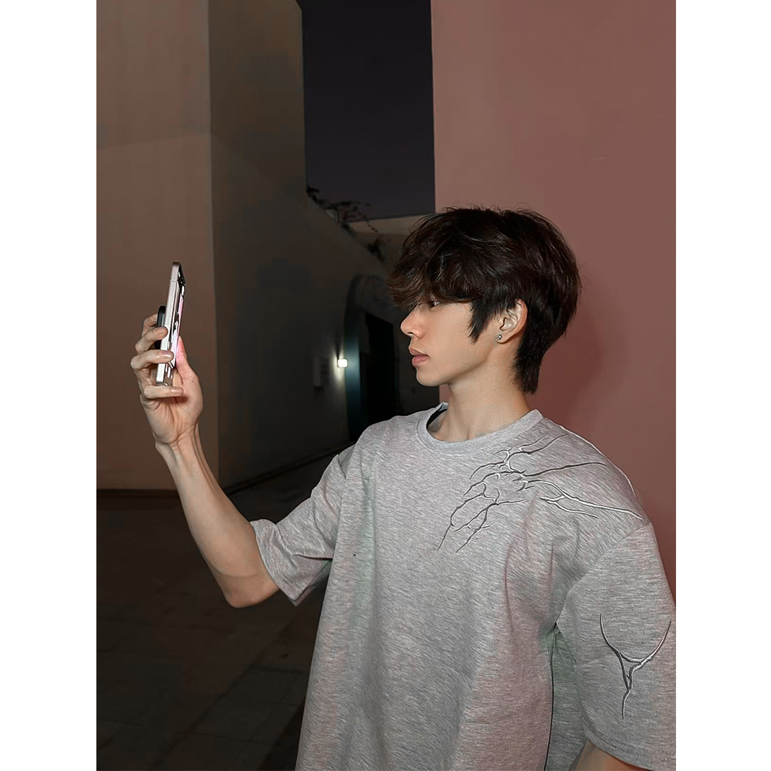 W709液态闪电纹刺绣t恤男夏季美式小领口短袖高街正肩潮牌半截袖