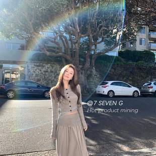 2026春上新条纹针织开衫+半裙休闲两件套时髦套装