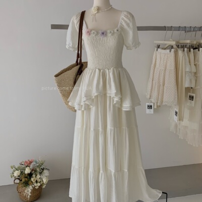 26年早春！纯欲假两件法式泡泡袖连衣裙(配花朵)  YS3-5105#  L