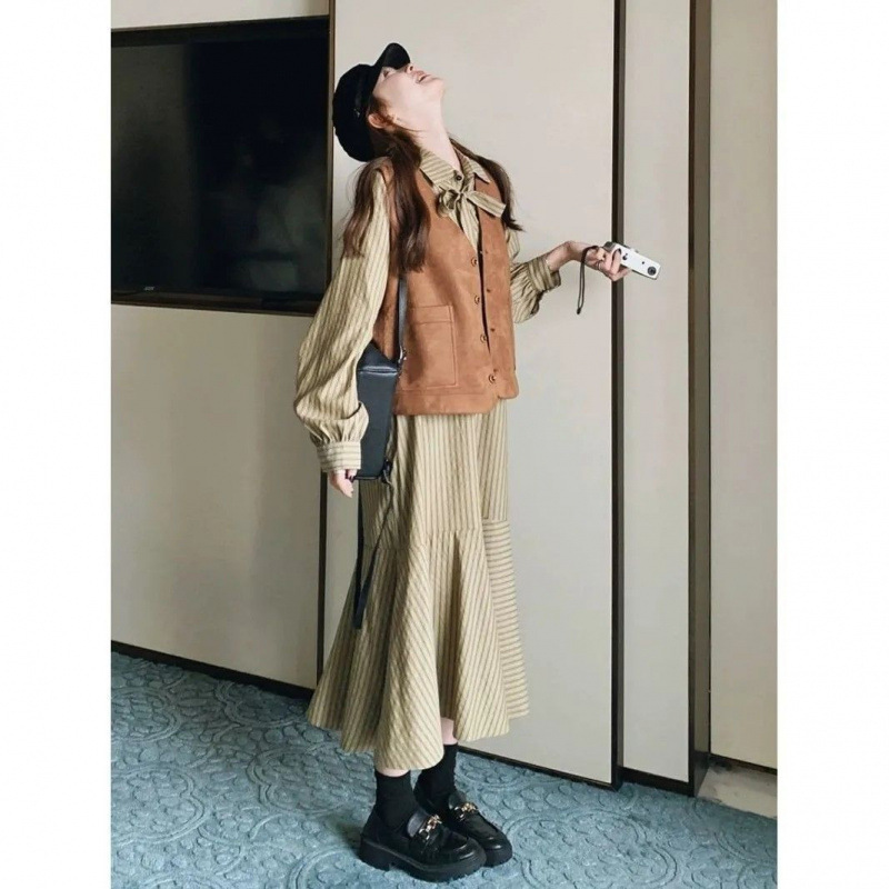 开春穿搭一整套2025春季新款长袖条纹衬衫连衣裙套装女马甲两件套