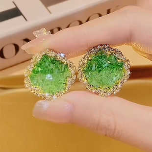气质独特重工设计感耳钉清新绿色微镶碎钻超闪耳环2024新款耳饰潮