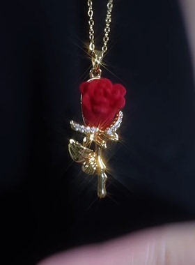 红色玫瑰花项链女复古气质酒红色丝绒花吊坠锁骨链时尚高级感配饰