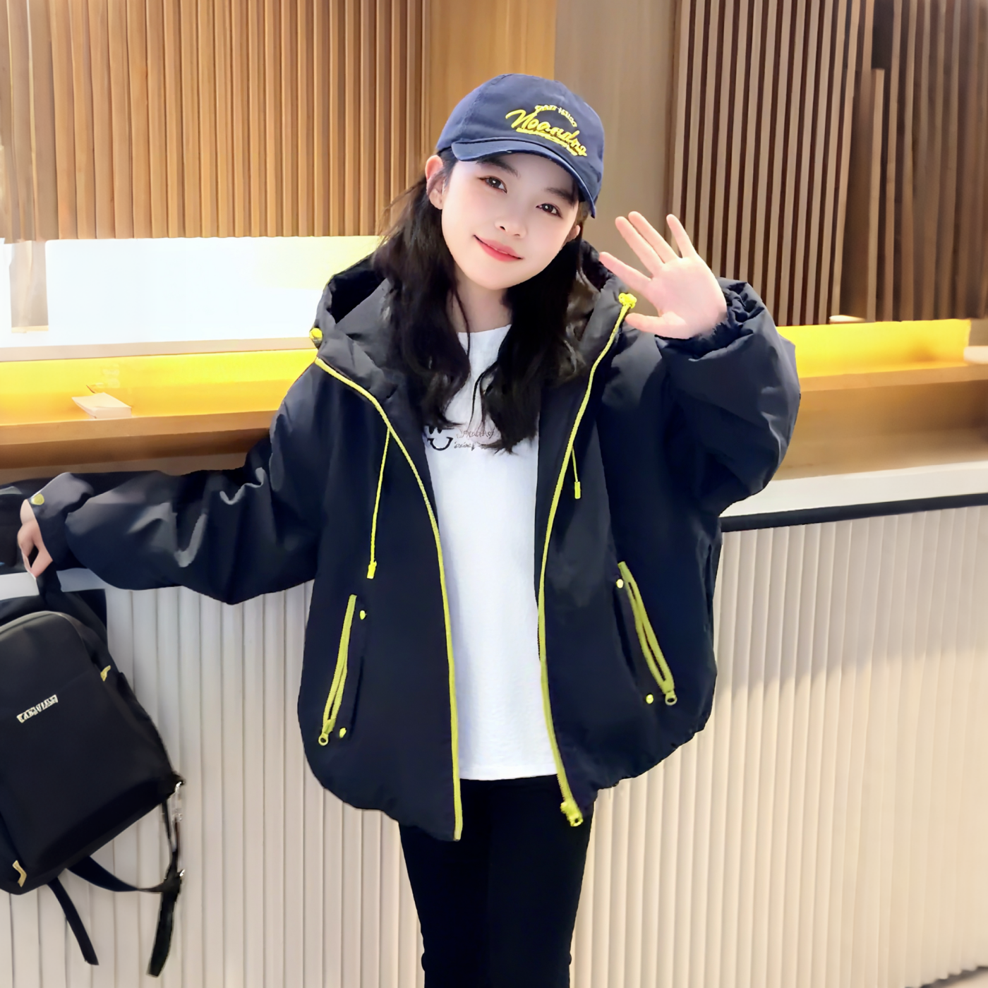 女童加绒冲锋衣外套秋冬新款洋气中大童冬装兔毛加厚连帽棉服夹克