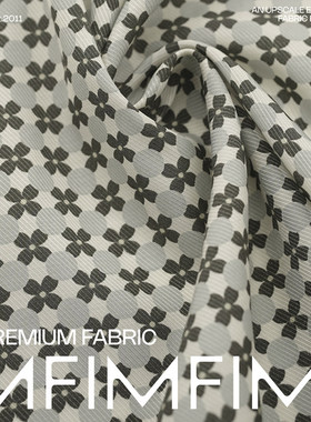 VI黏胶纤维面料绿色小花印花衬衫连衣裙布料 幅宽112CM115G/M