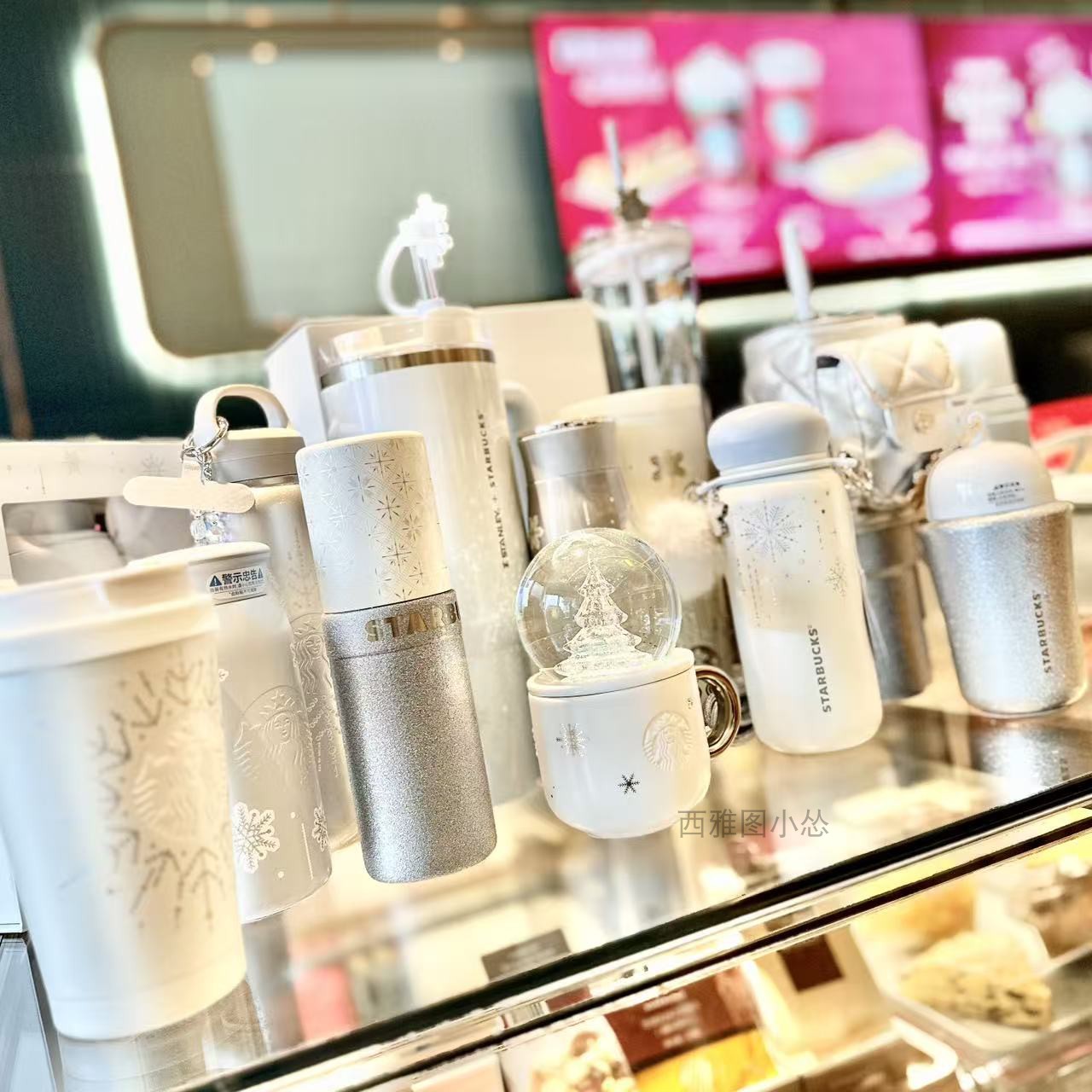 星巴克杯子2025圣诞雪耀奇境
