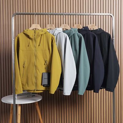 春季新品，户外运动休闲 男士连帽冲锋衣外套 0721