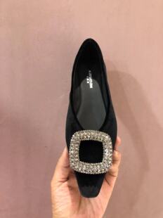 卡斯丹欧洲站女鞋2024秋款真丝绒尖头浅口平底单鞋水钻方扣平跟鞋