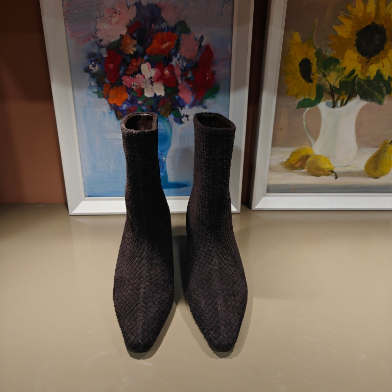 卡斯丹2025秋欧货新款羊猄皮编织低跟尖头短靴细跟小跟套筒时装靴