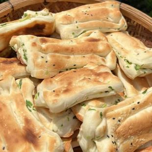 连云港特产炒排锅饼老式纯手工老面发酵碱草炉烤牌徐州淮安特产