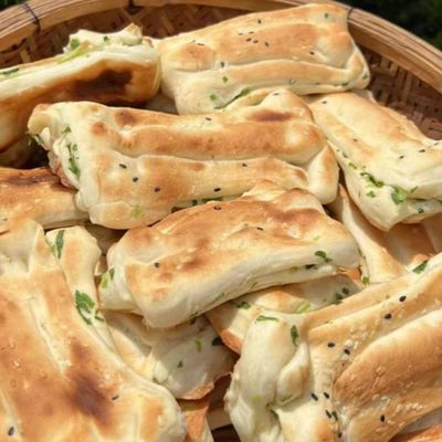 连云港特产炒排锅饼老式纯手工老面发酵碱草炉烤牌徐州淮安特产
