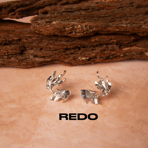 REDO金属花瓣鱼耳钉好运百搭