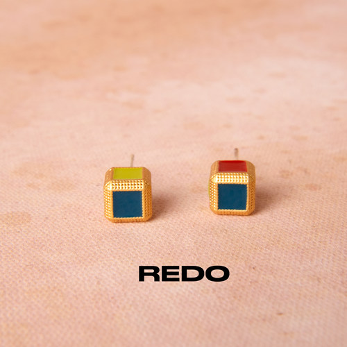 REDO镀金几何撞色方形耳钉