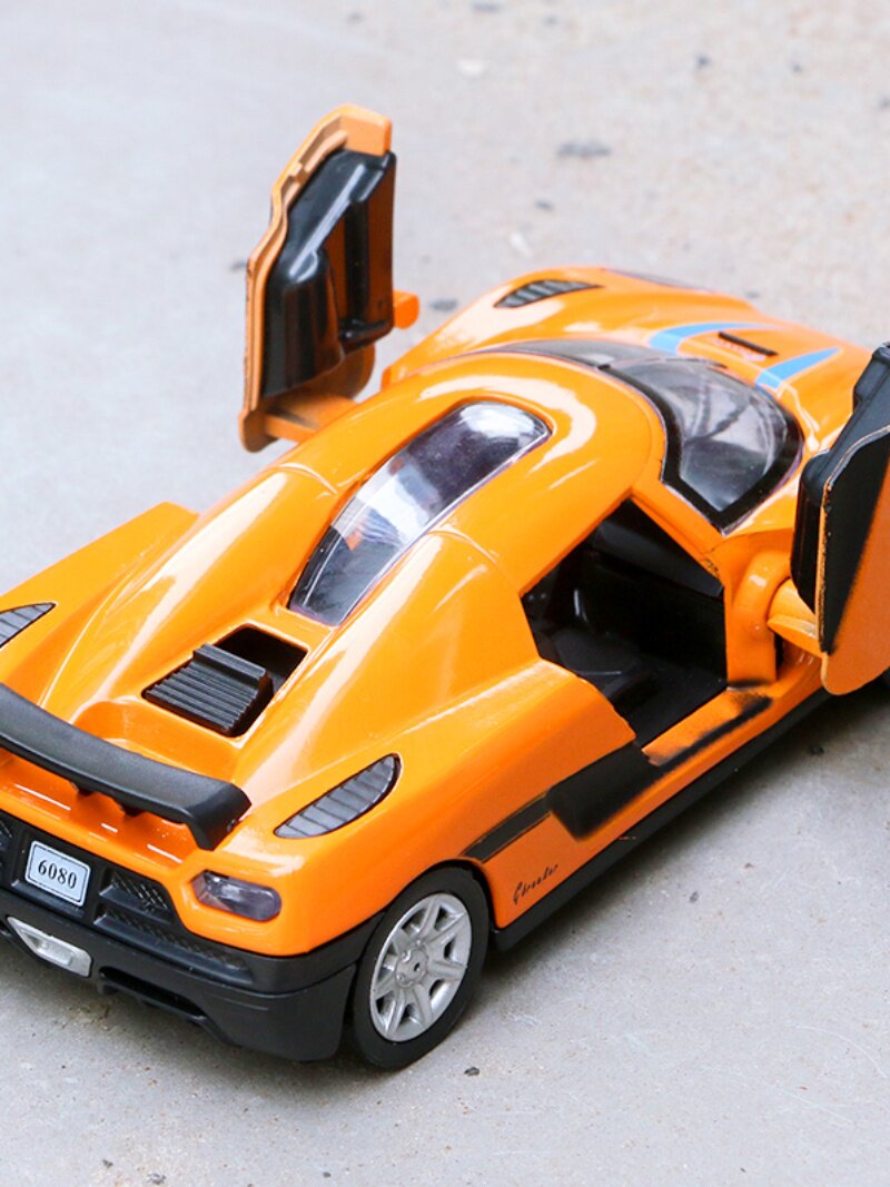 1|32 KOENIGSEGG 합금 자동차 모델 풀백 소리와 빛 장난감 자동차 스포츠카 KOENIGSEGG 유령 자동차