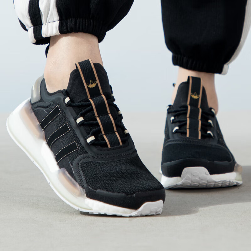 正品瑕疵阿迪达斯NMD_V3 W 女黑白运动休闲网面缓震跑步鞋GY4189
