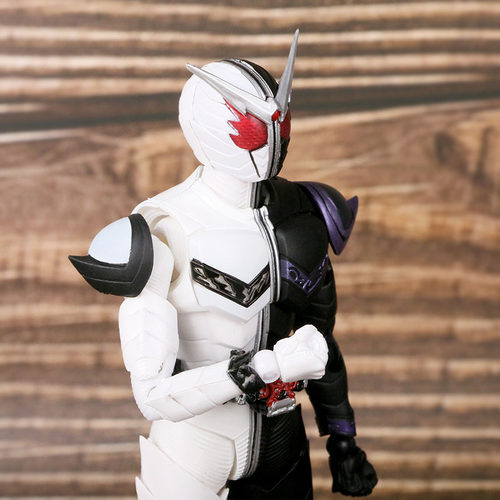 W獠牙王牌真骨雕双骑可动