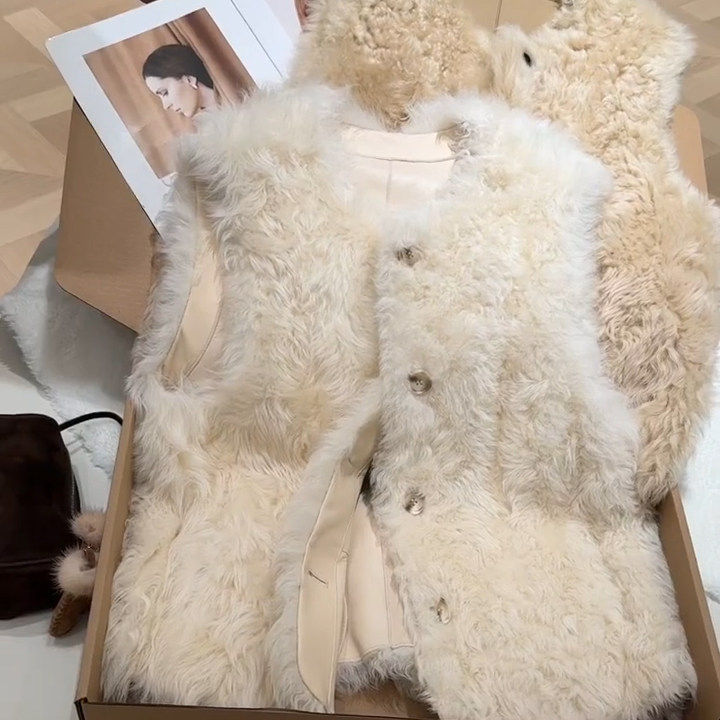 温柔风毛茸茸马甲外套女早春新款气质羊羔毛保暖叠穿马夹外搭上衣,女装/女士精品,马夹,淘宝优惠券,粉丝福利购,淘宝优惠卷