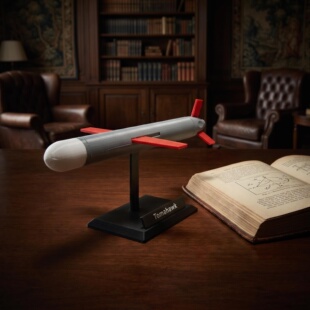 Tomahawk战斧导弹拼装模型桌面摆件军事武器模型