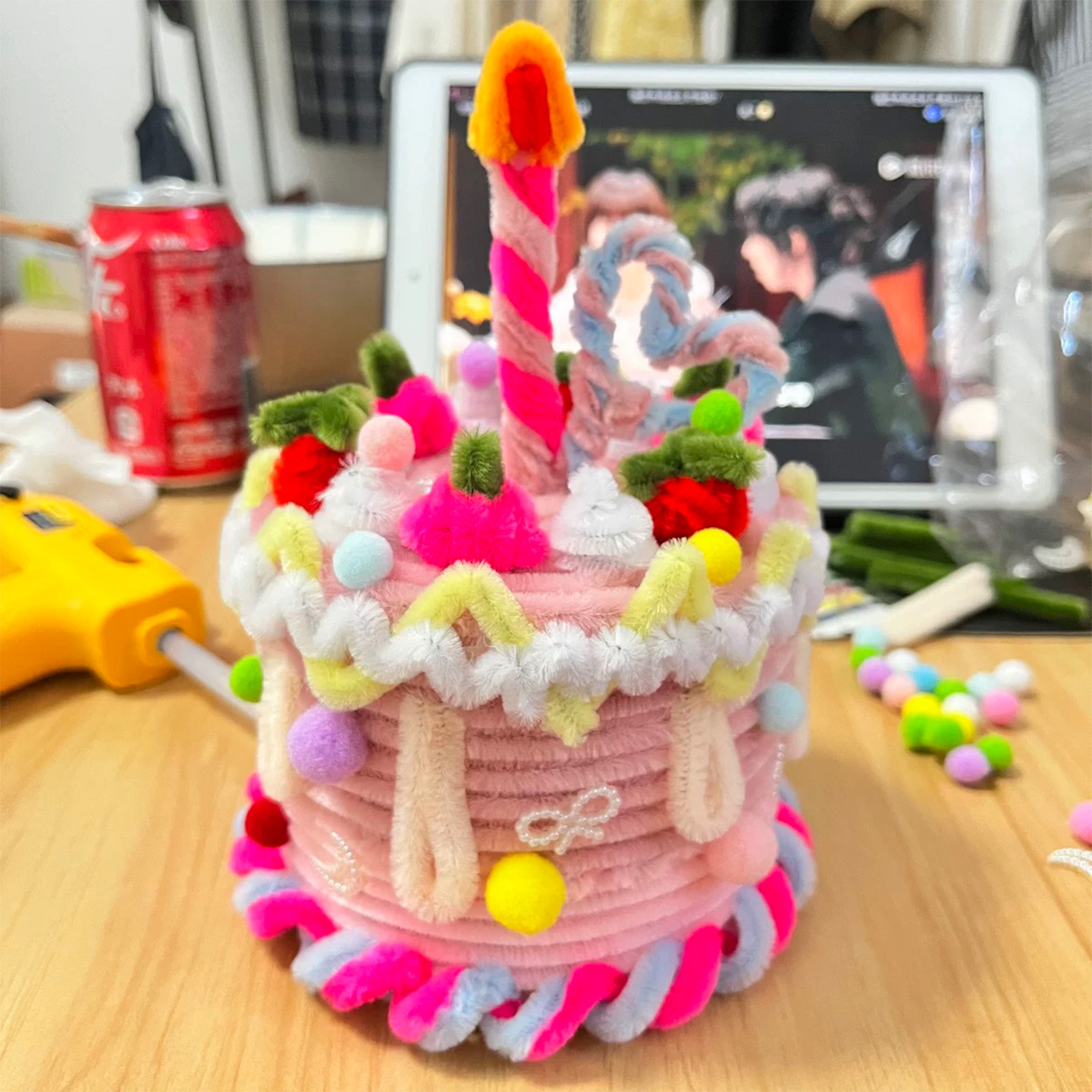 生日纪念成品扭扭棒蛋糕惊喜盒子